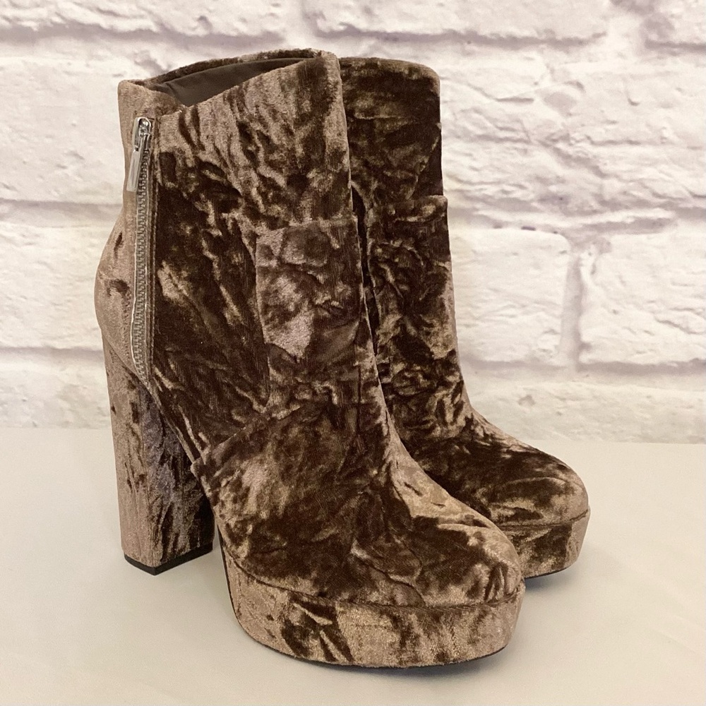 Gianni Bini 6.5 Didier Velvet Platform Block Heel Booties Women’s Ankle Boots - Picture 3 of 11
